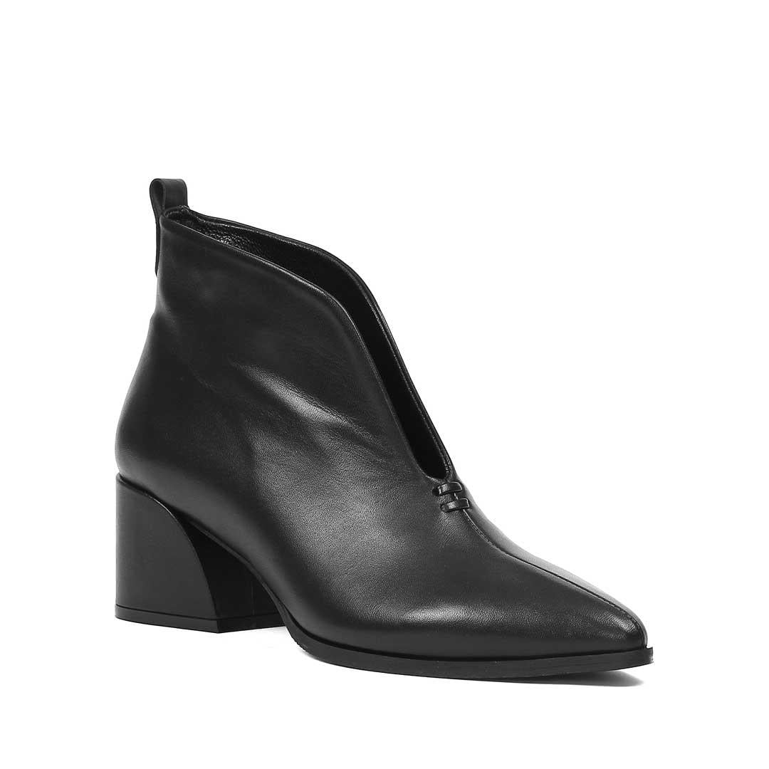 Kadın Siyah Kalın Topuklu Deri Bot
