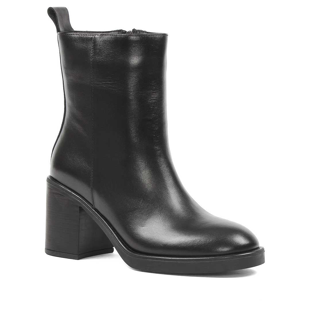 Kadın Siyah Kalın Topuklu Deri Bot