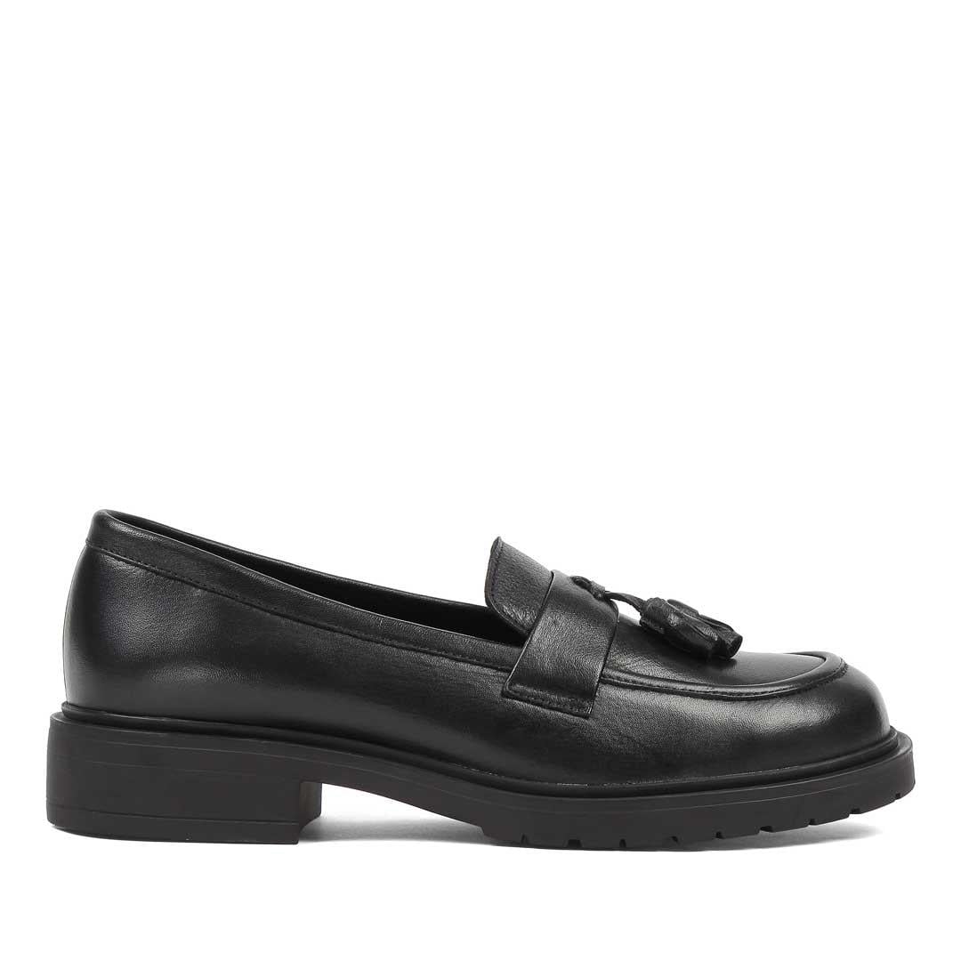 Kadın Siyah Püsküllü Deri Loafer