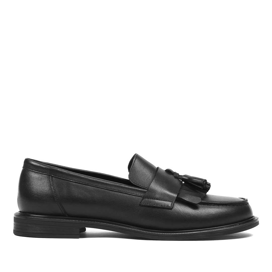 Kadın Siyah Püsküllü Deri Loafer