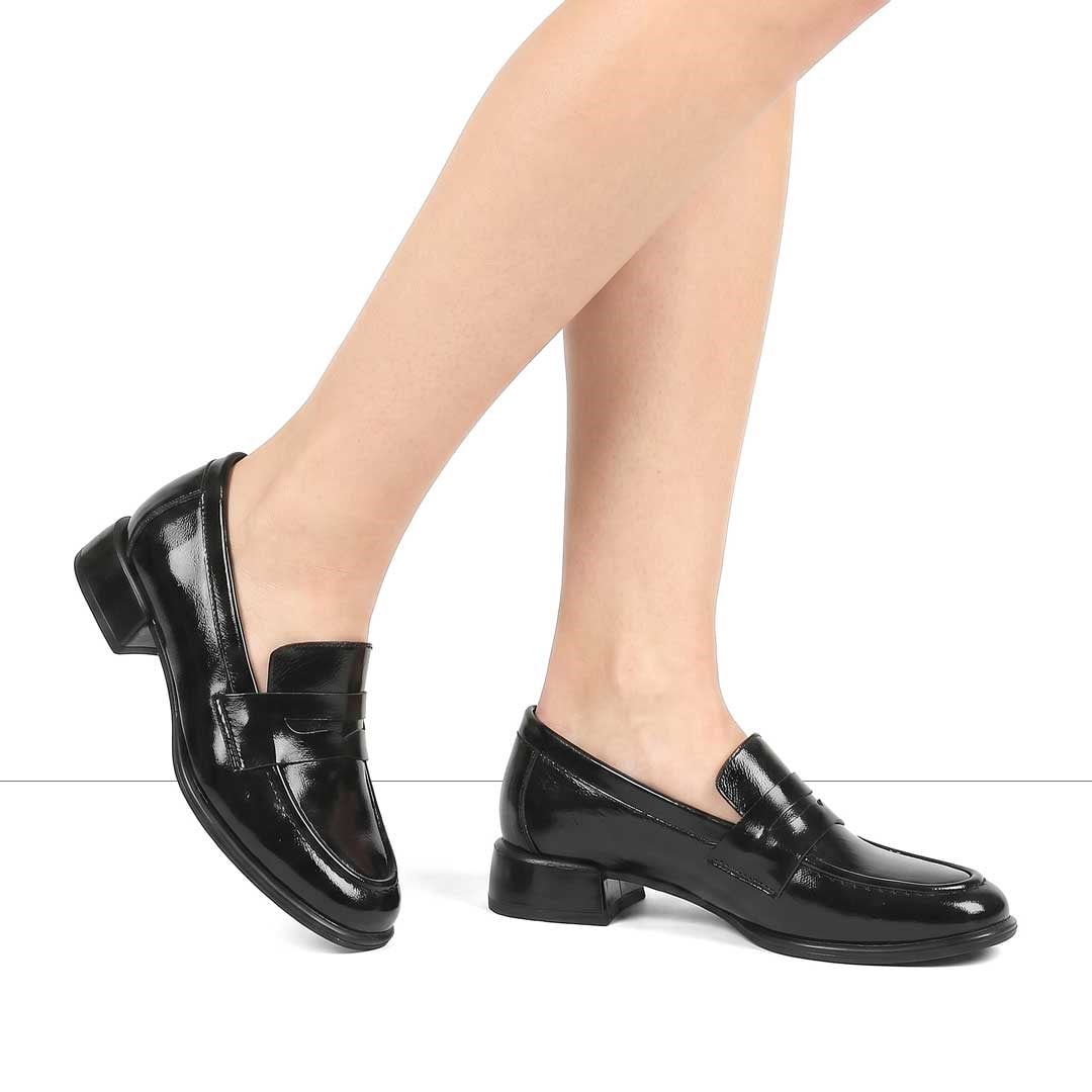Kadın Siyah Rugan Deri Loafer