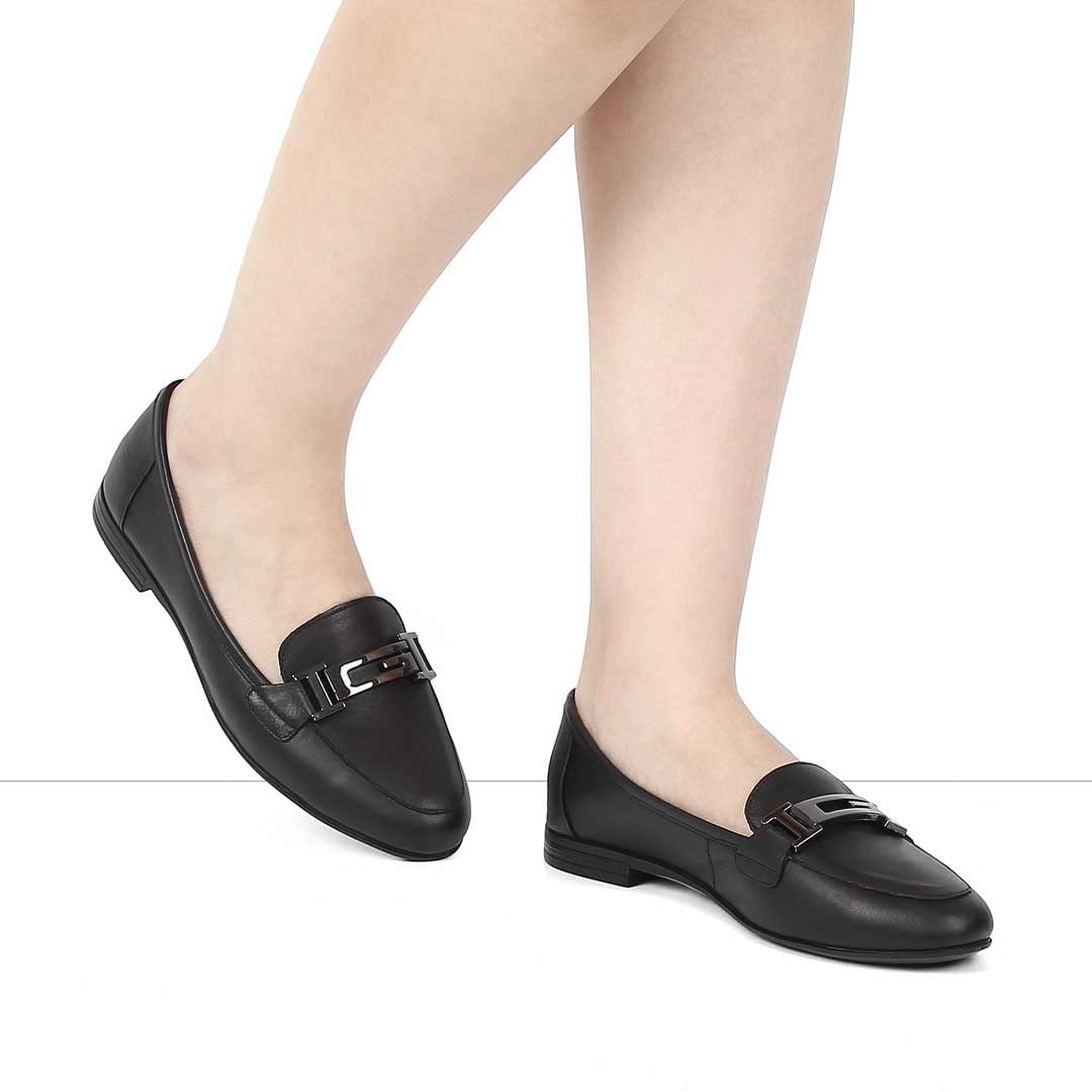 Kadın Siyah Tokalı Deri Loafer