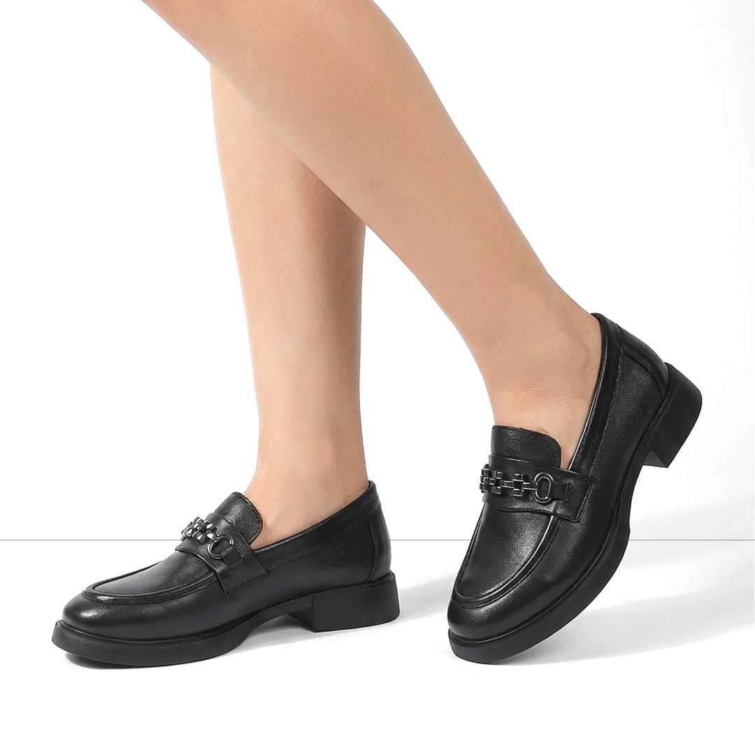 Kadın Siyah Tokalı Deri Loafer