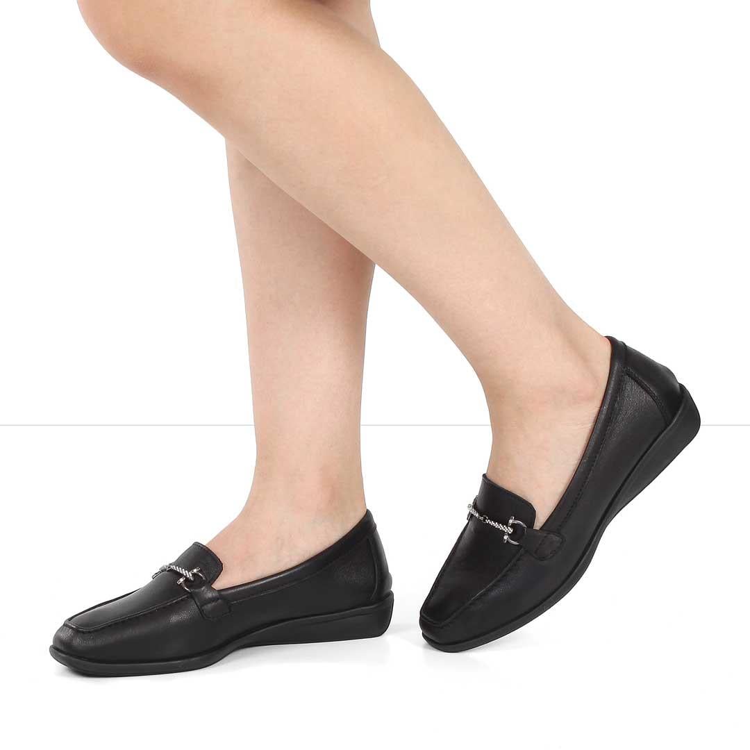 Kadın Siyah Tokalı Deri Loafer