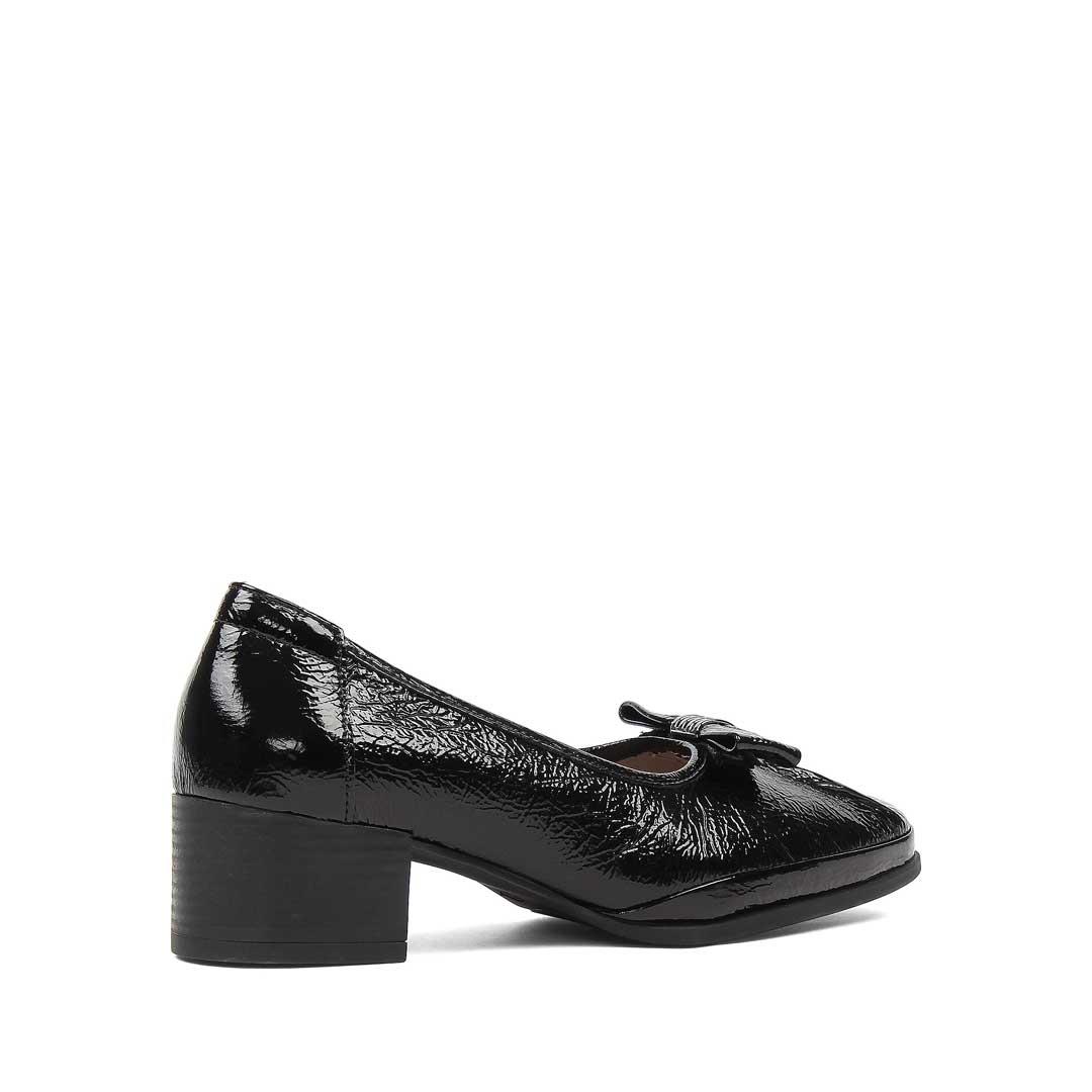 Kadın Siyah Tokalı Kalın Topuklu Kırışık Rugan Deri Klasik Ayakkabı