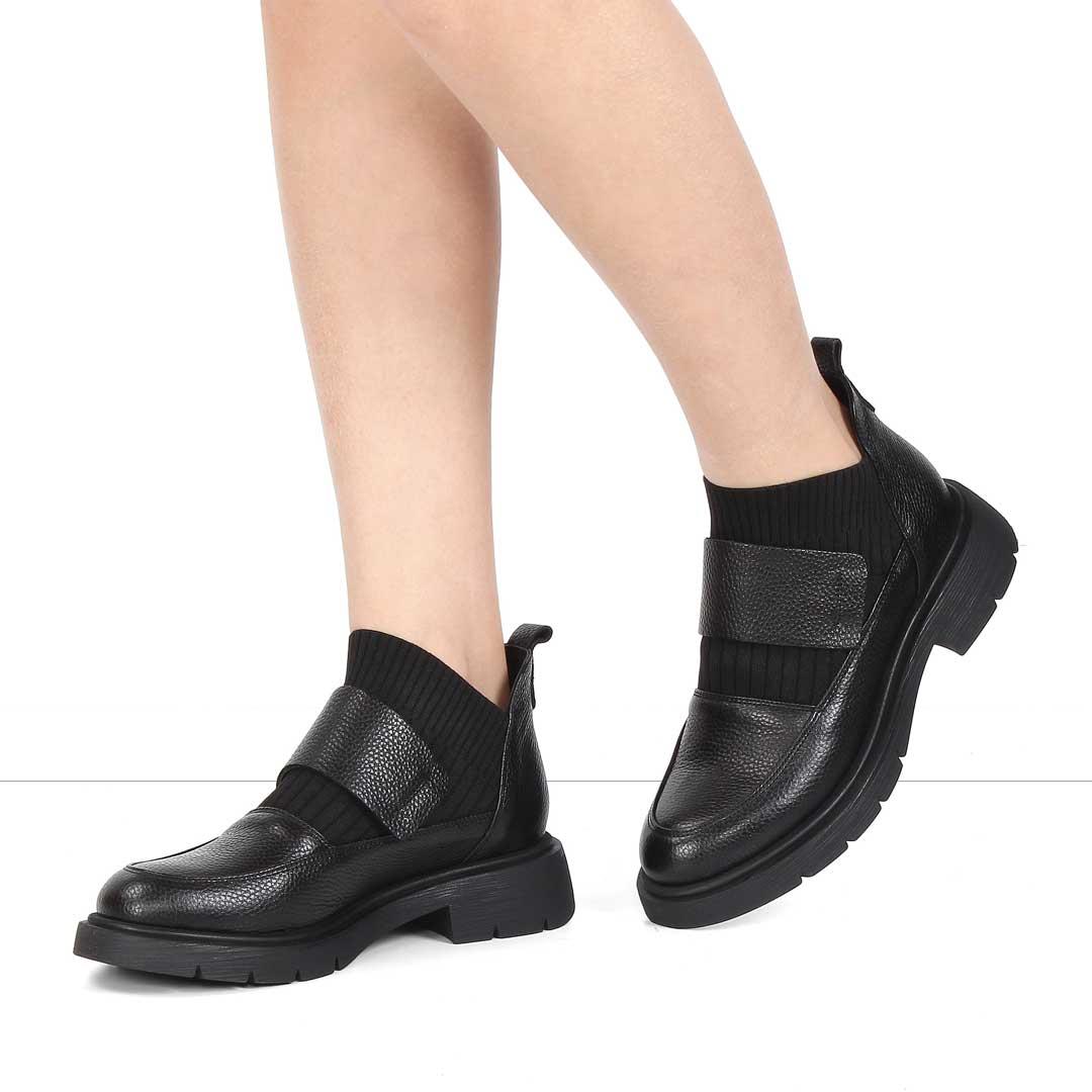 Kadın Siyah Triko Detaylı Deri Bot