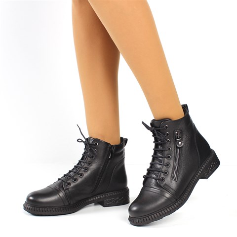 Kadın Siyah Fermuarlı Kalın Tabanlı Deri Bot