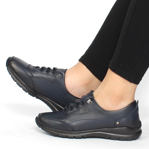 Kadın Lacivert Bağcıklı Deri Ayakkabı