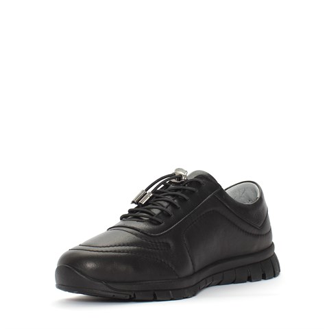 Kadın Siyah Bağcıklı Dikiş Detaylı Deri Ayakkabı