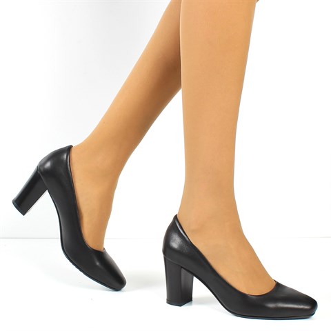 Kadın Siyah Topuklu Deri Klasik Ayakkabı