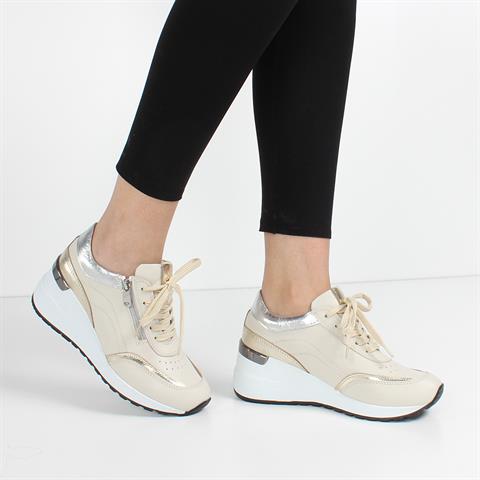 Kadın Bej Bağcıklı Parlak Deri Sneaker
