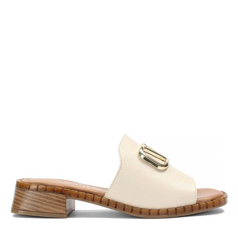 Kadın Bej Toka Detaylı Deri Terlik