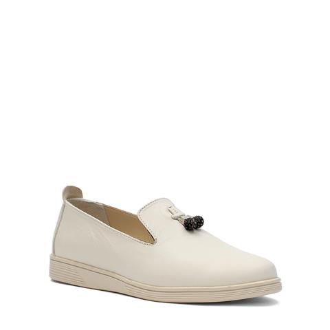 Kadın Bej Taşlı Püsküllü Deri Ayakkabı