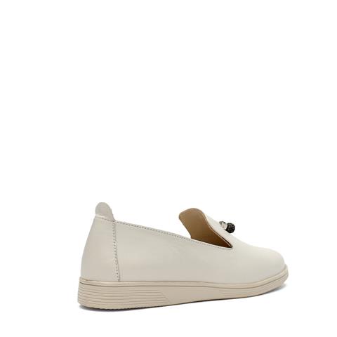 Kadın Bej Taşlı Püsküllü Deri Ayakkabı