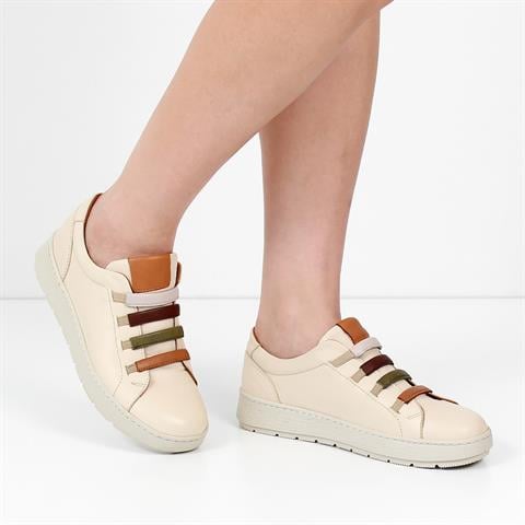 Kadın Bej Bağcıklı Kalın Tabanlı Deri Ayakkabı