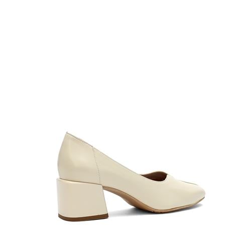 Kadın Bej Kısa Kalın Topuklu Deri Klasik Ayakkabı