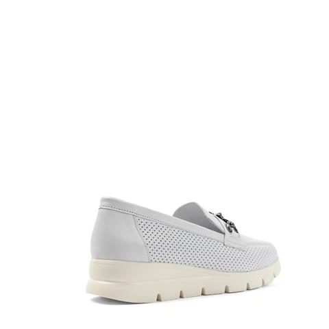 Kadın Beyaz Tokalı Dolgu Topuklu Deri Ayakkabı