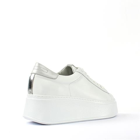 Kadın Beyaz Bağcıklı Kalın Tabanlı Deri Sneaker