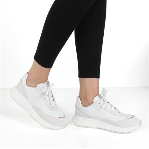 Kadın Beyaz Bağcıklı Kalın Tabanlı Deri Sneaker