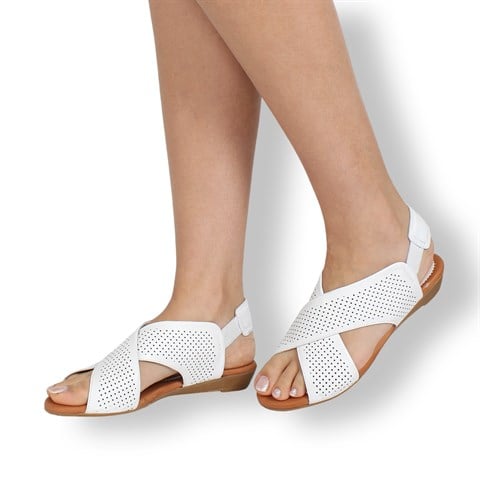 Kadın Beyaz Arkası Lastikli Çapraz Bantlı Deri Sandalet