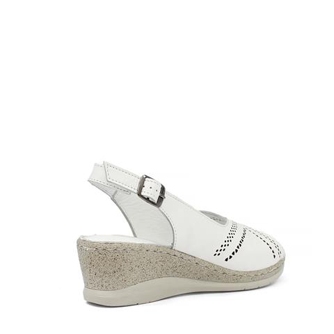 Kadın Beyaz Bilekten Bantlı Deri Sandalet