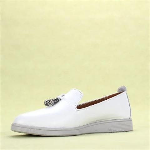 Kadın Beyaz Taşlı Püsküllü Deri Ayakkabı