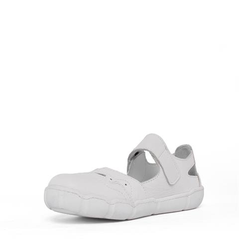 Kadın Beyaz Tokalı Önü Kapalı Deri Sandalet