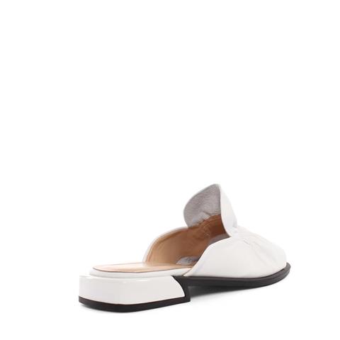 Kadın Beyaz Önü Büzgülü Deri Terlik