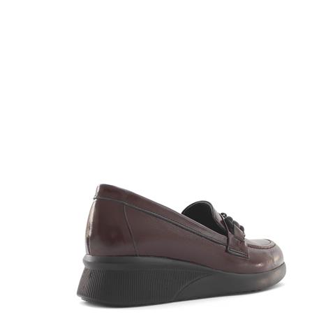 Kadın Bordo Tokalı Dolgu Topuklu Rugan Deri Ayakkabı