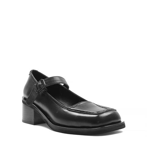 Kadın Siyah Küt Burunlu Deri Klasik Ayakkabı