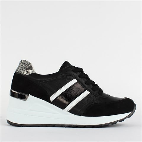 Kadın Siyah Bağcıklı Kalın Tabanlı Deri Sneaker