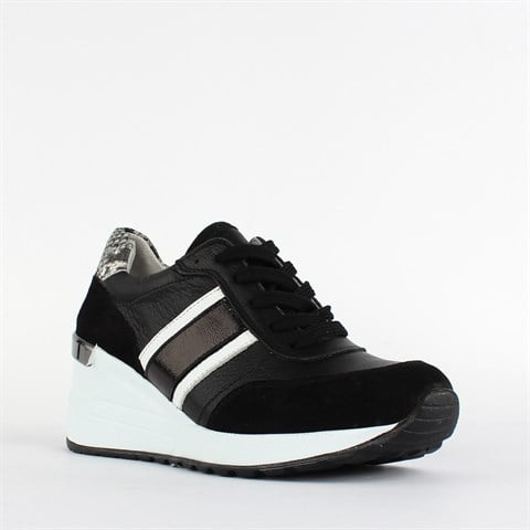 Kadın Siyah Bağcıklı Kalın Tabanlı Deri Sneaker