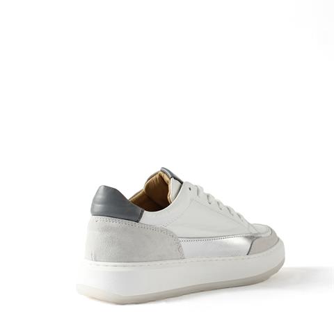 Kadın Beyaz Bağcıklı Kalın Tabanlı Deri Sneaker