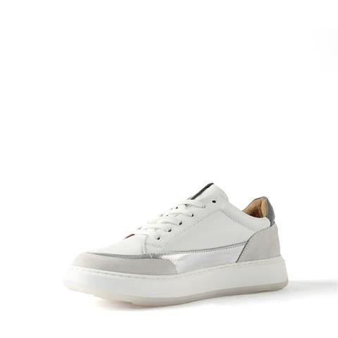 Kadın Beyaz Bağcıklı Kalın Tabanlı Deri Sneaker