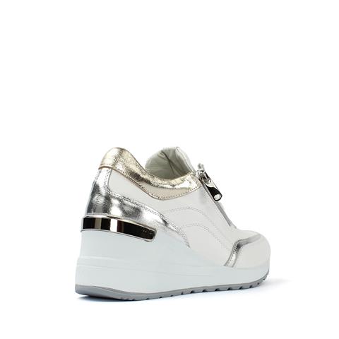 Kadın Beyaz Bağcıklı Parlak Deri Sneaker
