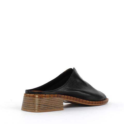 Kadın Siyah Önü Açık Topuklu Deri Terlik