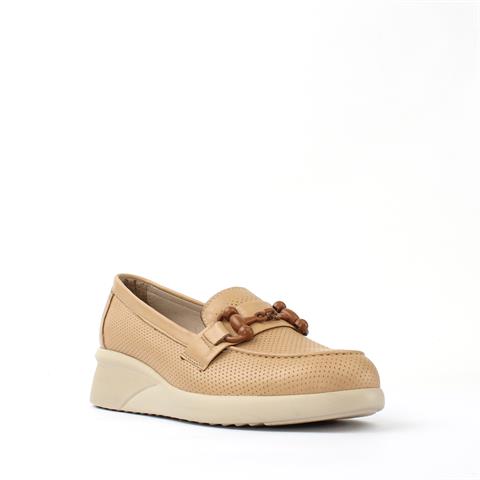 Kadın Ten Tokalı Dolgu Topuklu Deri Ayakkabı