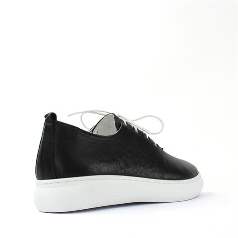 Kadın Siyah Bağcıklı Kalın Tabanlı Deri Ayakkabı