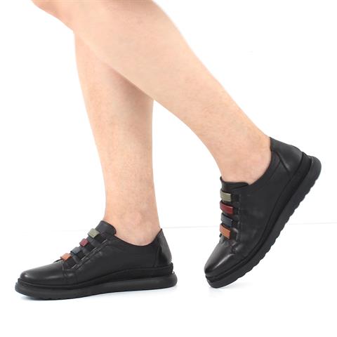 Kadın Siyah Lastikli Kalın Tabanlı Deri Ayakkabı