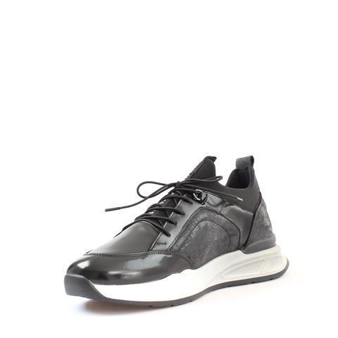 Erkek Siyah Bağcıklı Kalın Tabanlı Deri Sneaker