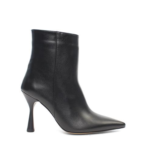 Kadın Siyah Fermuarlı İnce Topuklu Deri Bot