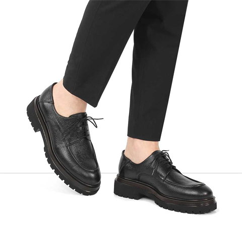 Erkek Siyah Bağcıklı Kalın Tabanlı Deri Ayakkabı