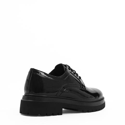 Erkek Siyah Bağcıklı Kalın Tabanlı Rugan Deri Günlük Ayakkabı