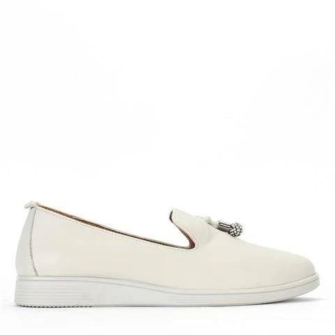 Kadın Gri Taşlı Püsküllü Deri Ayakkabı