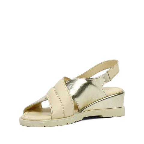 Kadın Bej Altın Bilekten Bantlı Deri Sandalet