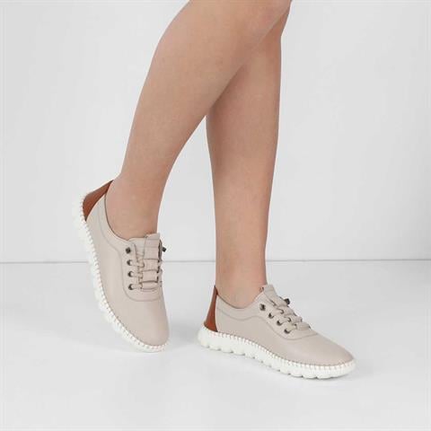 Kadın Bej Bağcıklı Dikiş Detaylı Deri Ayakkabı
