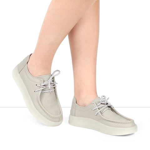 Kadın Bej Bağcıklı Kalın Tabanlı Deri Ayakkabı