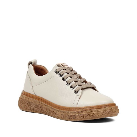 Kadın Bej Bağcıklı Kalın Tabanlı Deri Ayakkabı