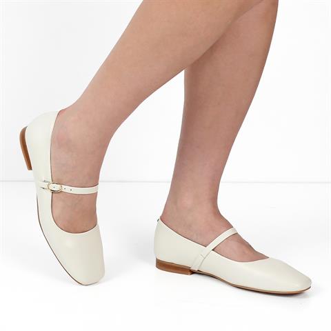 Kadın Bej Bantlı Küt Burun Deri Babet