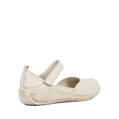 Kadın Bej Bantlı Önü Kapalı Deri Ayakkabı